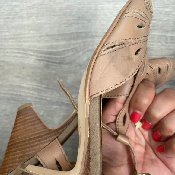 Seychelles taupe T strap Low Heel 8.5 gone tomorrow - Picture 5 of 6